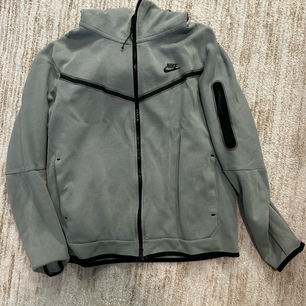 Nike Tech